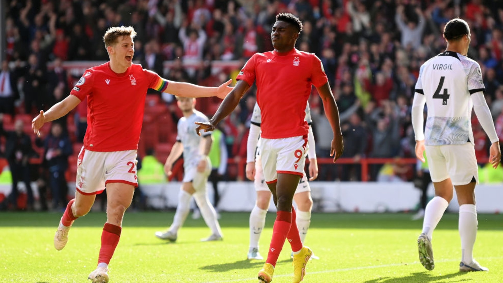 更依托于 更依托于