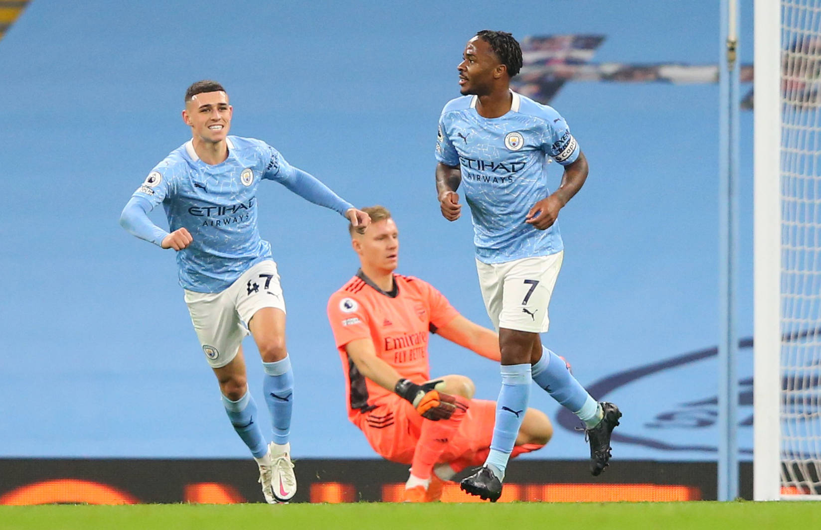 场馆拔地而 场馆拔地而